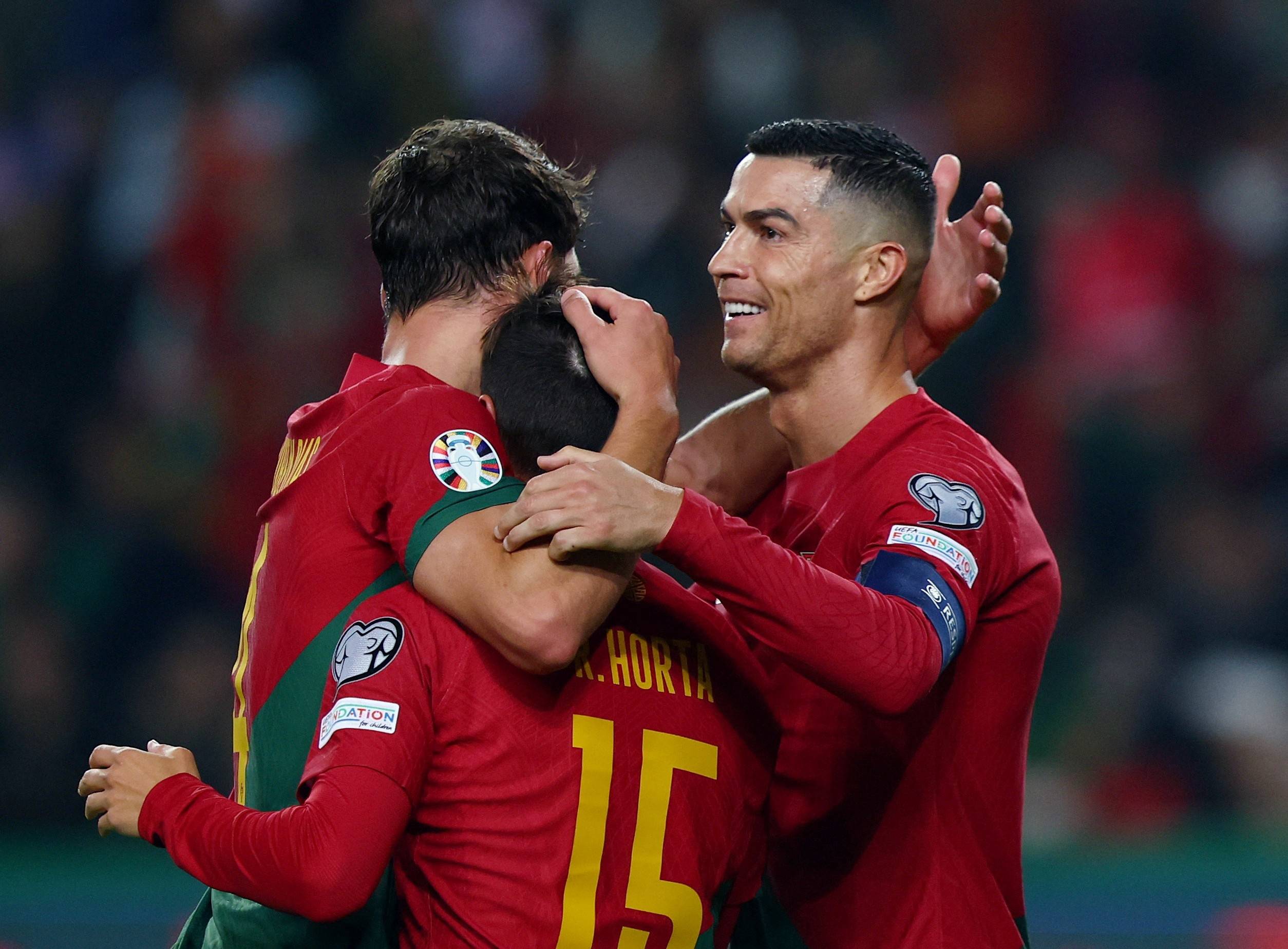 关于葡萄牙队连胜多场比赛，士气高昂的信息