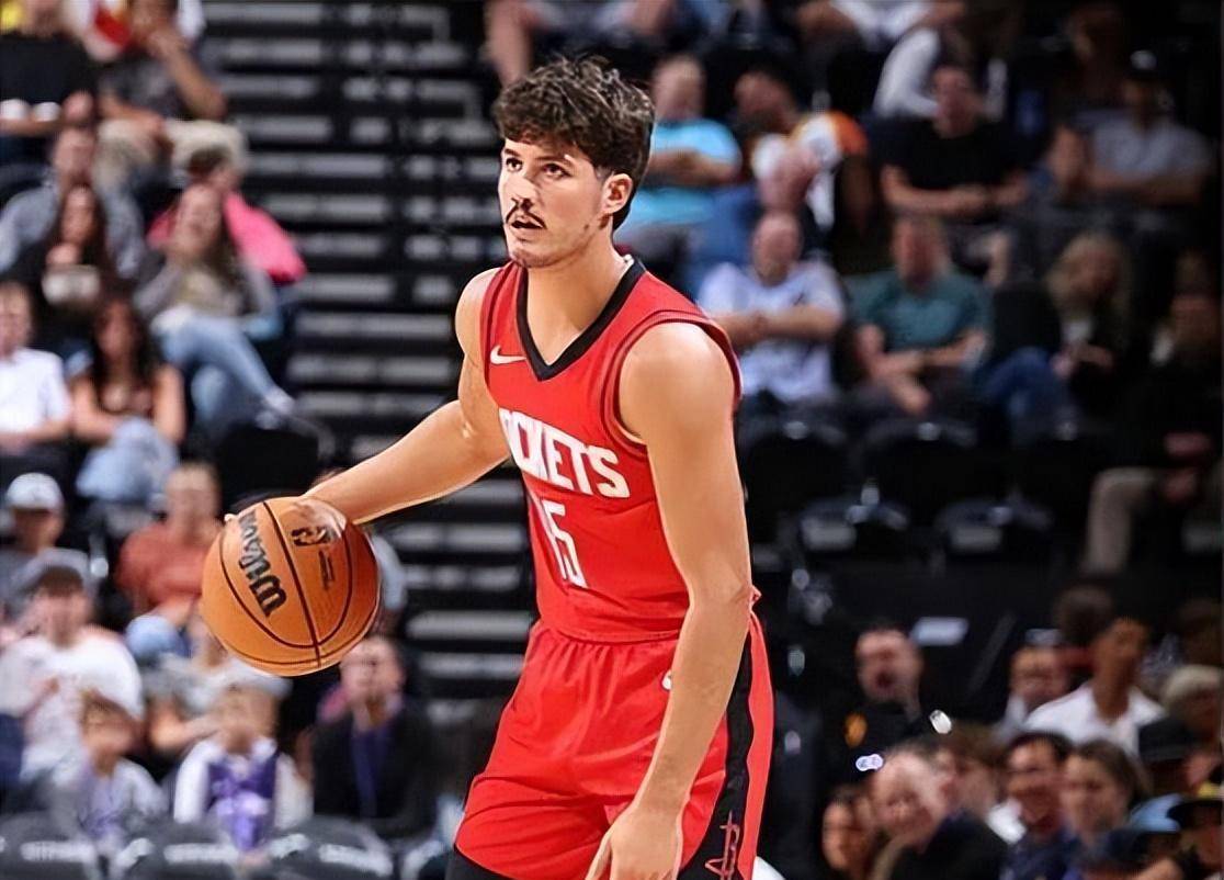 主帅战术调整获得成效,豪取三分的简单介绍 主帅战术调整获得成效,豪取三分的简单介绍