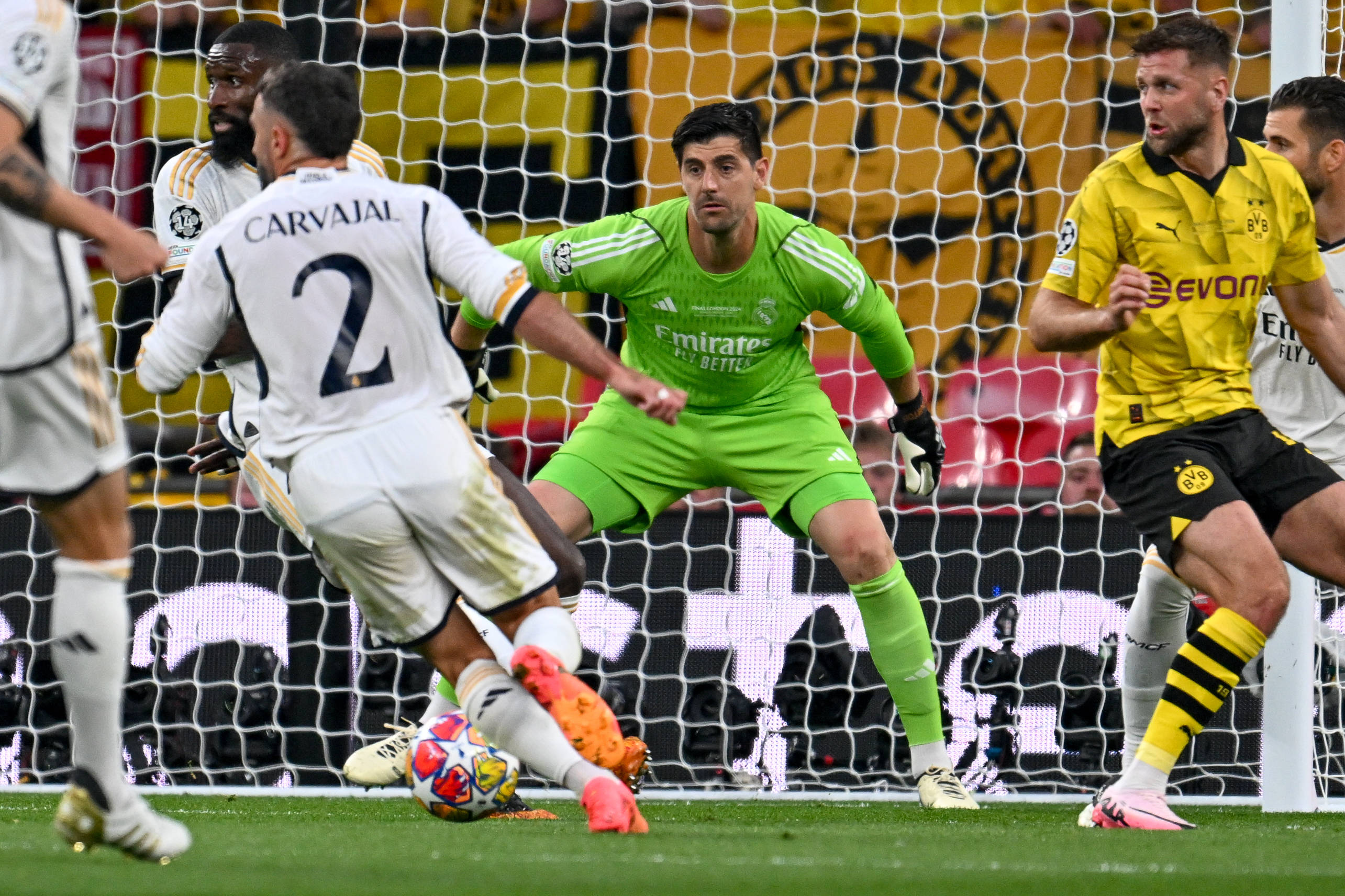 比利时国家队表现出色，豪取三连胜的简单介绍