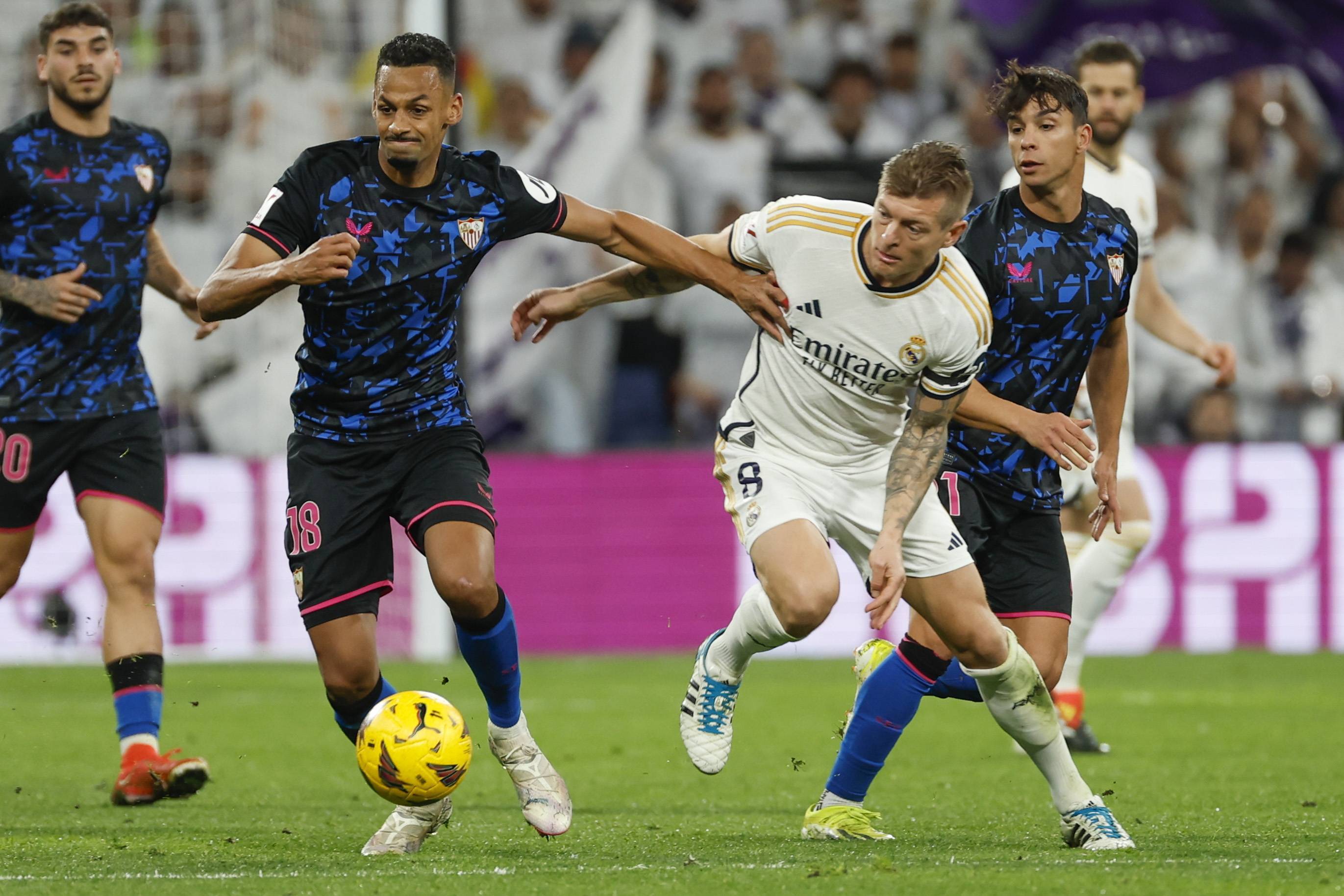 塞维利亚客场逆袭,逆转战胜对手 塞维利亚客场逆袭,逆转战胜对手