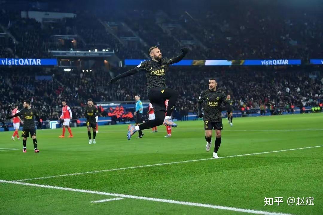 包含内马尔破门，巴黎圣日耳曼继续领跑法甲的词条