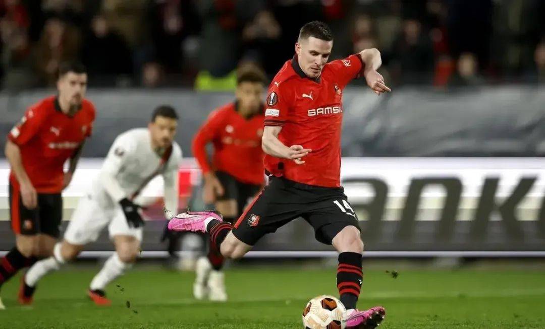 关于雷恩队主场大胜，赢得球迷们的热烈掌声的信息