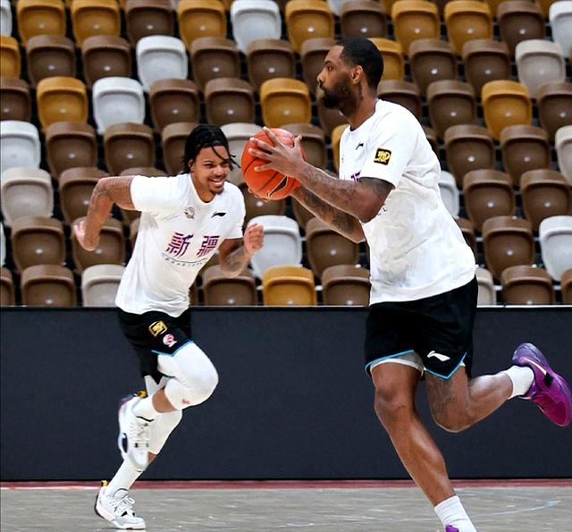 包含外援实力榜揭晓,劲旅外援抢眼的词条 包含外援实力榜揭晓,劲旅外援抢眼的词条