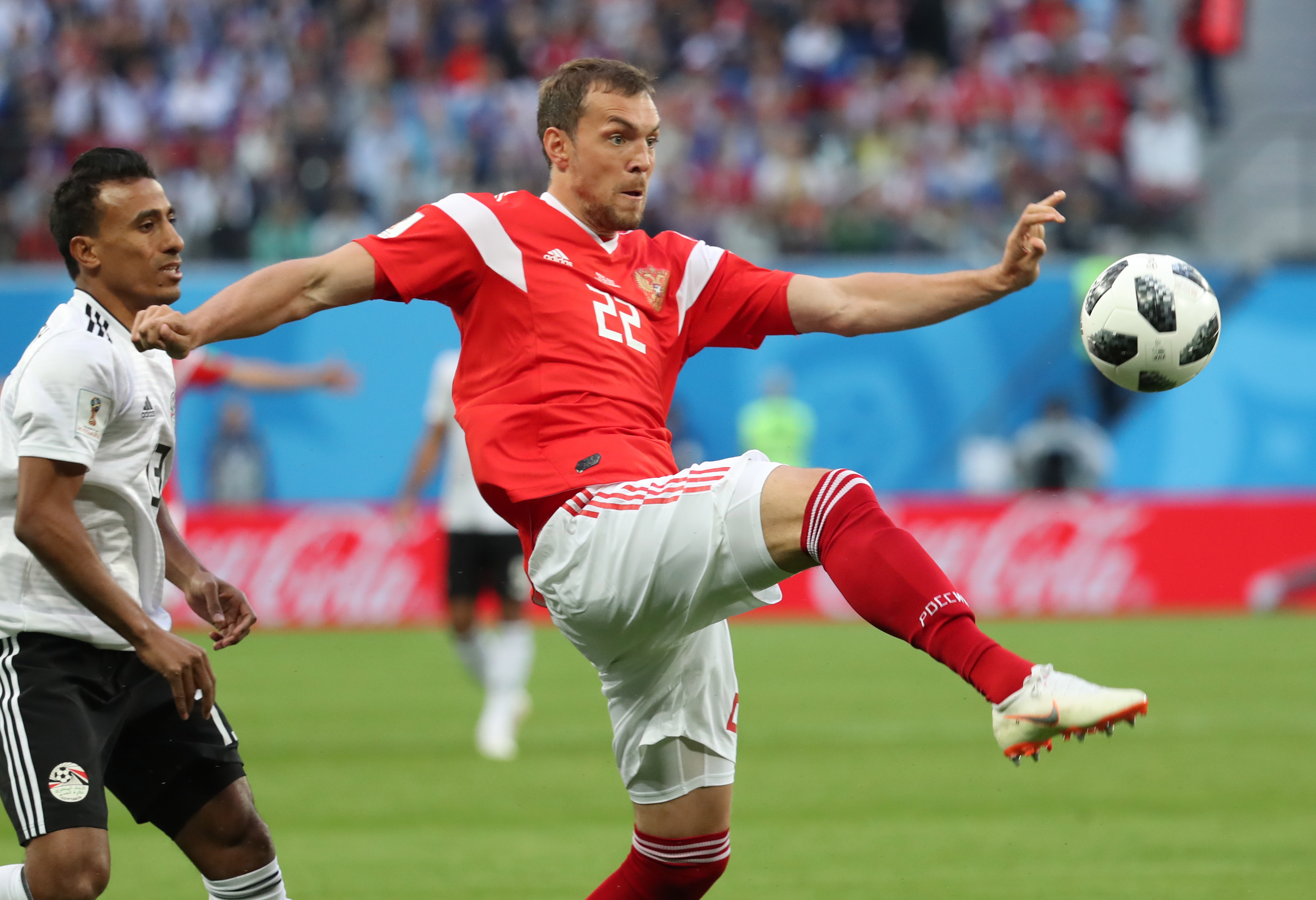 包含俄罗斯球队在欧洲锦标赛上取得惊人表现的词条