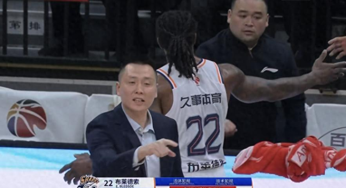职业篮球比赛近况：辽宁男篮成功保持不败的简单介绍