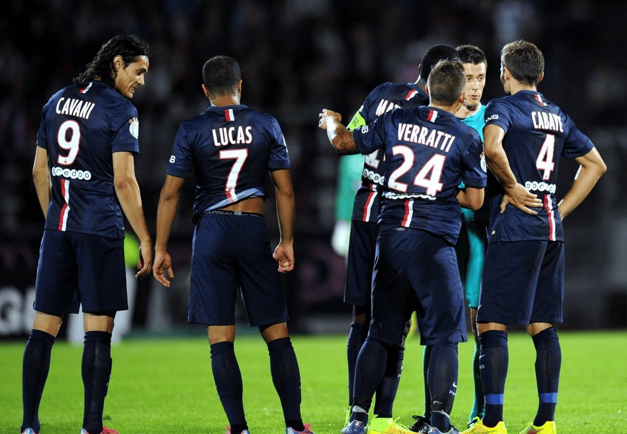 关于马赛主场大胜蒙彼利埃，法甲积分榜领先优势扩大的信息