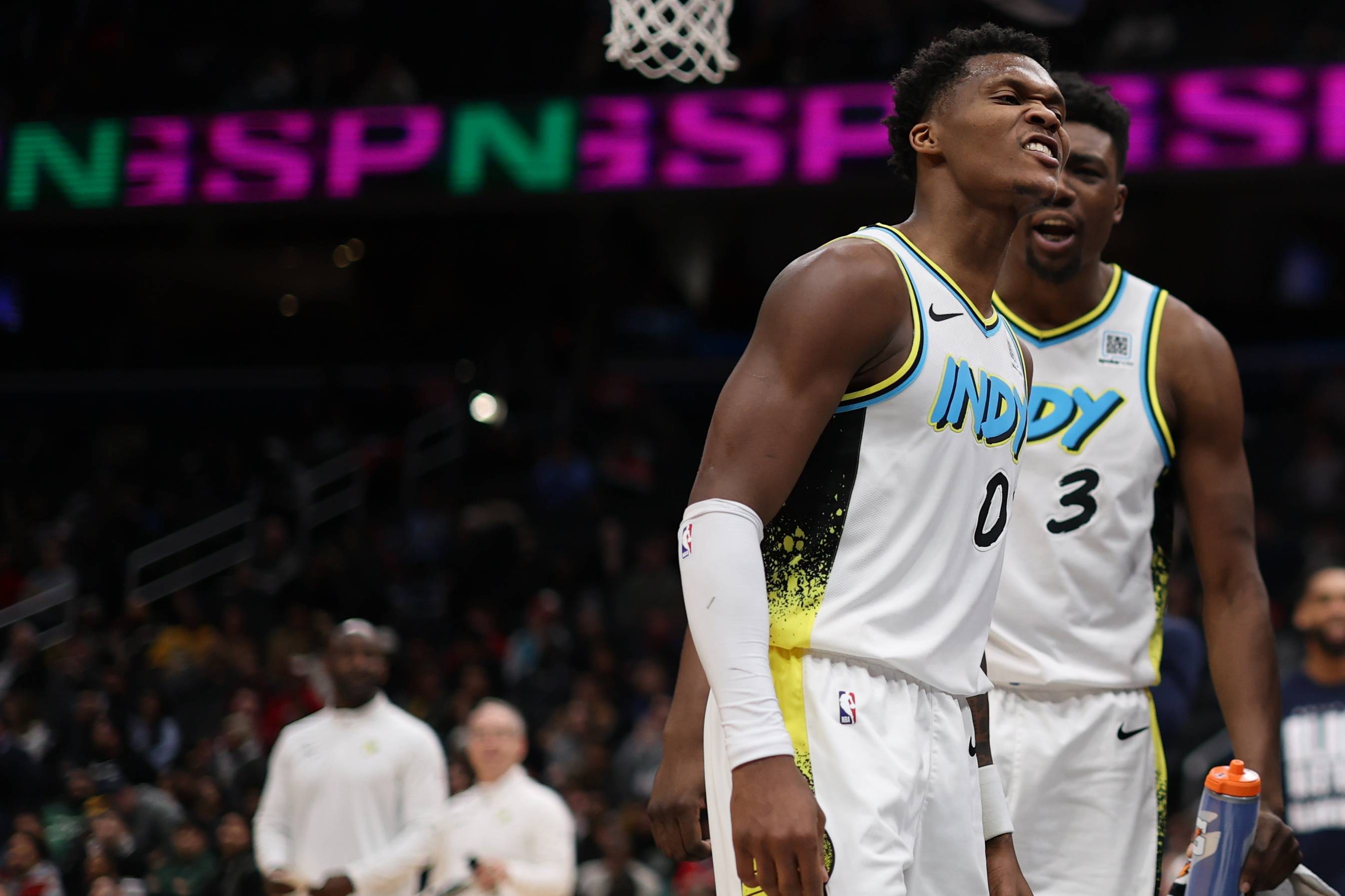 关于步行者队调整战术，力争在季后赛中有所发挥的信息