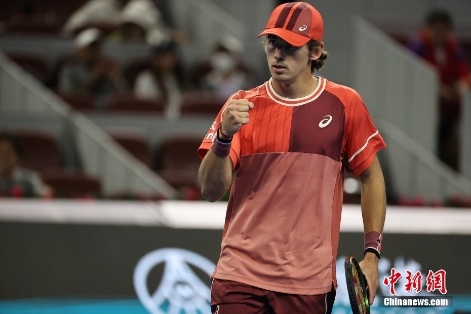 包含美国网球队横扫日本网球队，穆雷绝境逆转的词条