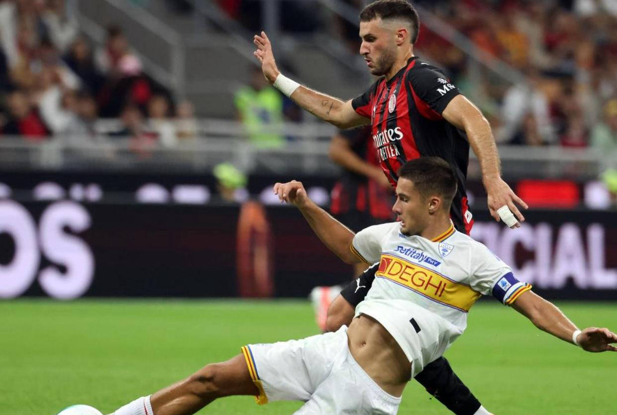 包含勒沃库森横扫AC米兰，阿拉巴高光表现的词条