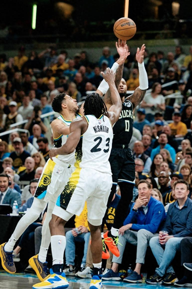 雄鹿击败凯尔特人,继续领跑东部 雄鹿击败凯尔特人,继续领跑东部