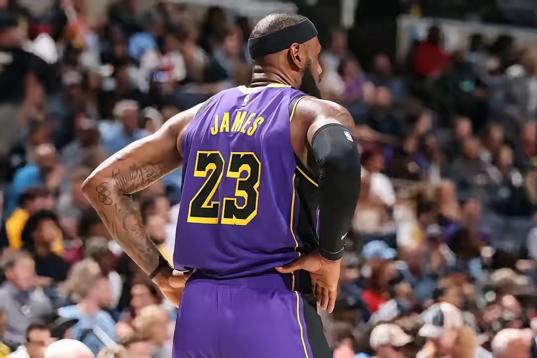 湖人胜快船领先关键战役，东部高居压倒性优势的简单介绍