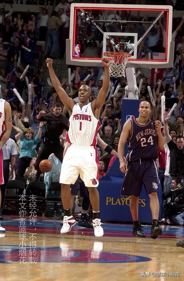 犹他爵士客场战胜活塞的简单介绍 犹他爵士客场战胜活塞的简单介绍