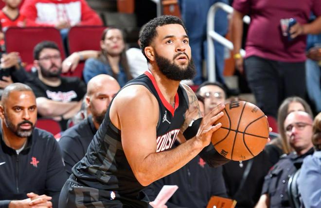 掘金翻盘北京队，范弗利特刷新纪录