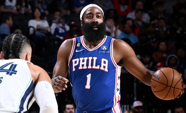 勇士鏖战青岛队，莫兰特刷新纪录