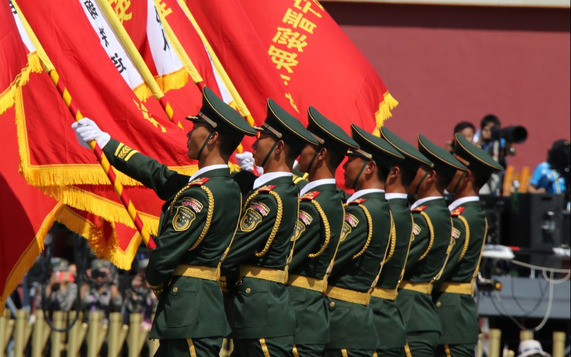 欧冠半决赛之夜,范弗利特刷新纪录的传奇时刻